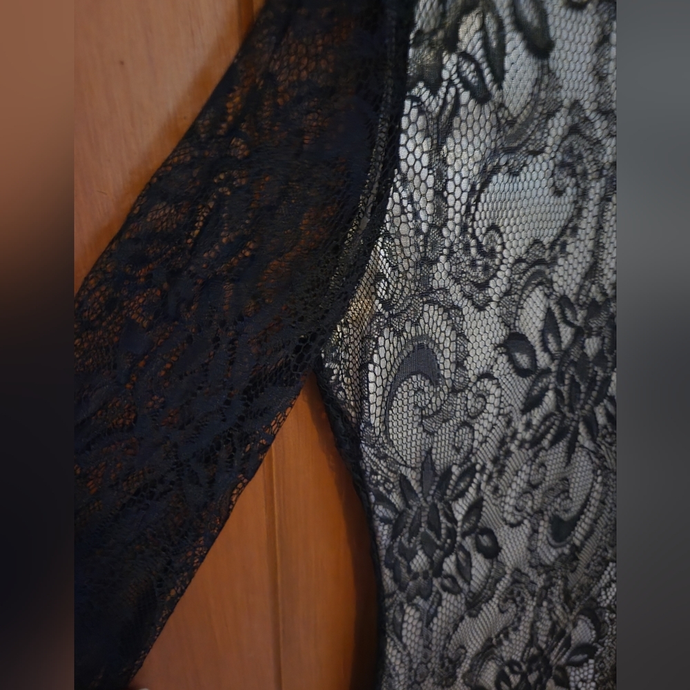 DRESS - Picture 3 of 4